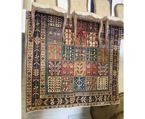 FINE CENTRAL PERSIAN BAKHTAR RUG 236CMS X 160CMS