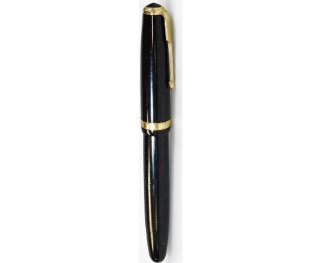 A Parker Duofold fountain pen, in black with gilt coloured arrow and banding with raised section to the lid, named nib, marke