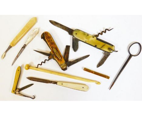 Various early 20thC bygone pen knives, button hooks, other tools, 9cm W, etc.  (a quantity) 