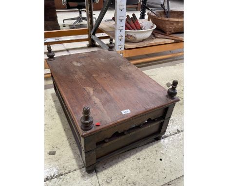 A VINTAGE INDIAN HARDWOOD SIDE TABLE 