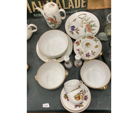 A QUANTITY OF ROYAL WORCESTER 'EVESHAM' DINNERWARE TO INCLUDE SERVING DISHES, A COFFEE POT, CRUET SET, A CAKE PLATE, CUPS, SA