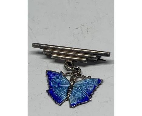 A SILVER AND ENAMEL BUTTERFLY BROOCH 