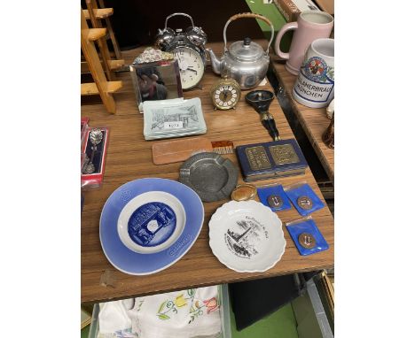 A MIXED LOT TO INCLUDE A CLOCK, TEAPOT, CARRIAGE CLOCK, ASHTRAYS, LIDDED TRINKET BOX, ETC 
