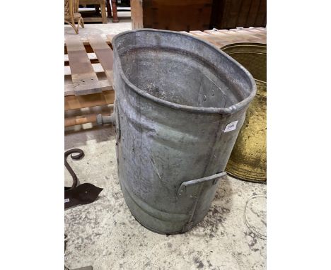 A VINTAGE GALVANISED BUCKET PLANTER 