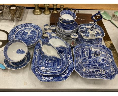 A LARGE COLLECTION OF COPELAND SPODE ITALIAN PATTERN BLUE AND WHITE DINNER WARES TO INCLUDE GRAVY BOATS, LIDDED TUREEN ETC 