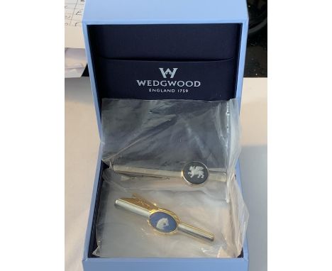 TWO WEDGEWOOD JASPERWARE TIE PINS IN A PRESENTATION BOX 
