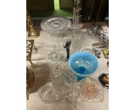 A QUANTITY OF GLASSWARE TO INCLUDE A ROSE BOWL, JUGS, VASE, CAKE STAND, SHIP MODEL ETC., 