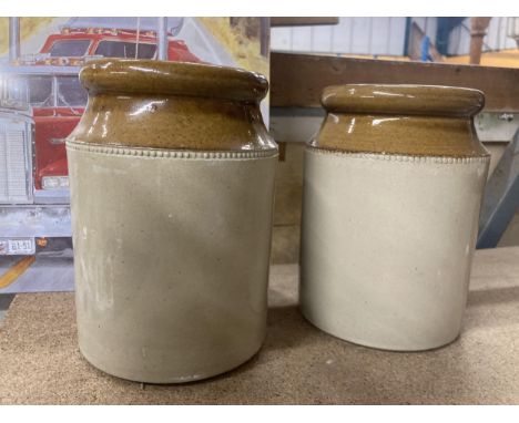 TWO STONEWARE UTENSIL JARS HEIGHT 17CM 