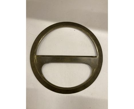 A 19TH CENTURY 360 DEGREE BRASS PROTRACTOR RING, INSCRIBED J.DAVIS, DERBY, 28CM DIAMETER 