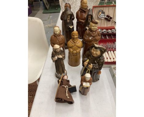 A COLLECTION OF MONK FIGURES TO INCLUDE A ROYAL WORCESTER MONK, A ROY KIRKHAM JUG, LICQUER DECANTERS, ETC 