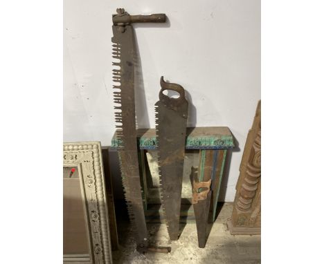 THREE VINTAGE SAWS AND A PAINTED HARDWOOD MIRROR 