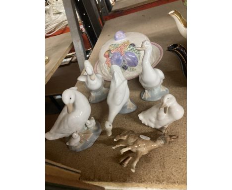 A QUANTITY OF CERAMIC ITEMS TO INCLUDE NAO AND LEONARDO GEESE, A BESWICK DONKEY - A/F 2 BROKEN LEGS AND A CHEESE DOME AND PLA