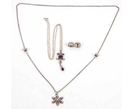 A mixed lot: to include a pair of oval green quartz earstuds, 13mm long, in unmarked white metal, 4.3g; an amethyst, chalcedo