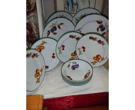 12 pieces of Royal Worcester 'Evesham Vale' pattern dinner ware.