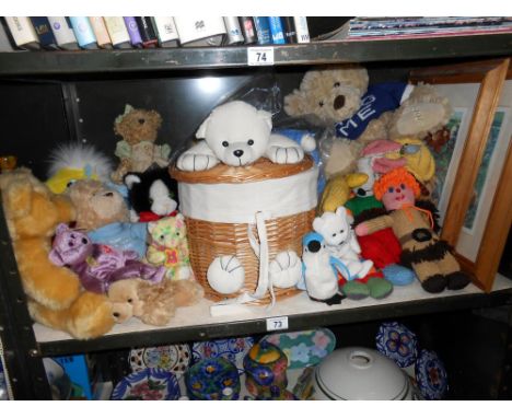 A shelf of soft toys including Ty Beanies, vintage knitted animals etc.