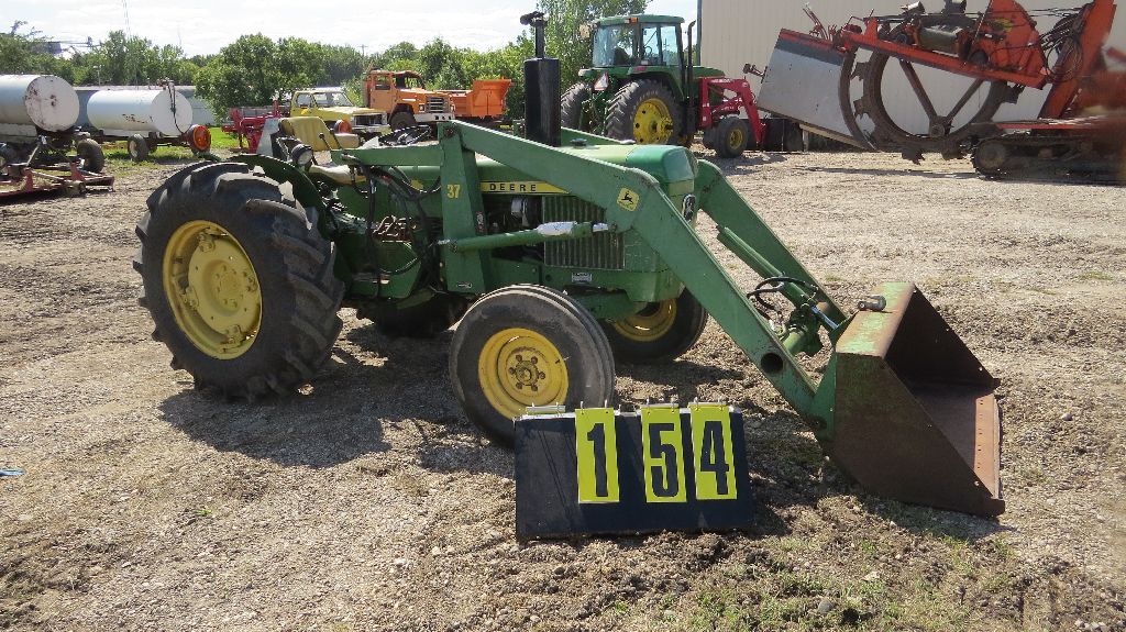 John Deere 2040 Tractor with loader bucket, sn 214680, Hours NA, new ...