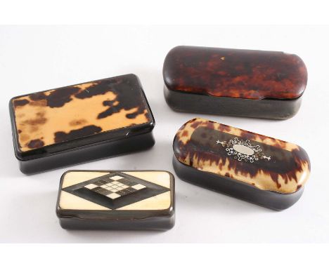 A 19TH CENTURY HORN SNUFF BOX rectangular with a tortoiseshell veneered cover, another with rounded ends, another with inlay 