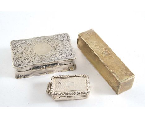 A GEORGE IV SMALL ENGINE-TURNED VINAIGRETTE with raised borders and a vacant cartouche on the cover, by Joseph Wilmore, Birmi