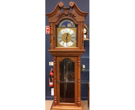 20TH CENTURY HARDWOOD LONGCASE CLOCK, of Georgian design, with swan neck pediment over a gilt dial with silvered chapter ring