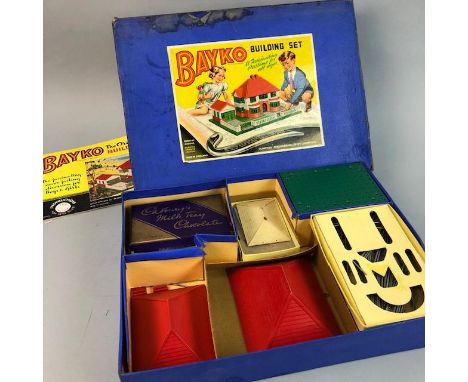 LOT OF VINTAGE TOYS, including Bayko building set