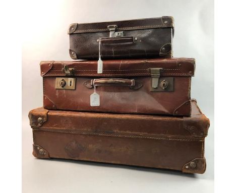 LOT OF FOUR VINTAGE SUITCASES, along with a vanity case (5)