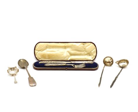 A collection of silver flatware,comprising a cased Victorian fish knife and fork set, by John Gilbert, Birmingham 1857, two t