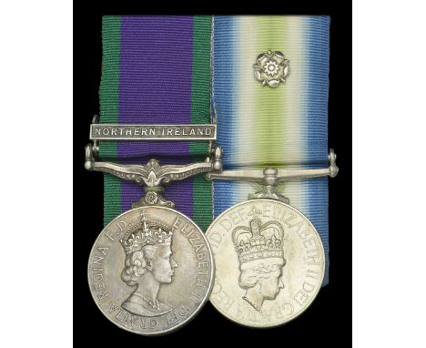 Pair: Private R. C. Hunter, Royal Army Ordnance Corps, attached to 2 Para in the Falklands War   General Service 1962-2007, 1