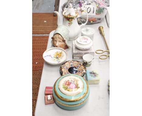 A COLLECTION OF CERAMICS TO INCLUDE A ROYAL ALBERT 'OLD COUNTRY ROSES' COFFEE POT, LARGE FRENCH TRINKET POT, AN AYNSLEY KINGS