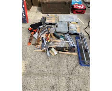 AN ASSORTMENT OF TOOLS TO INCLUDE A HAMMER, TROWEL AND HARDWARE BOXES ETC