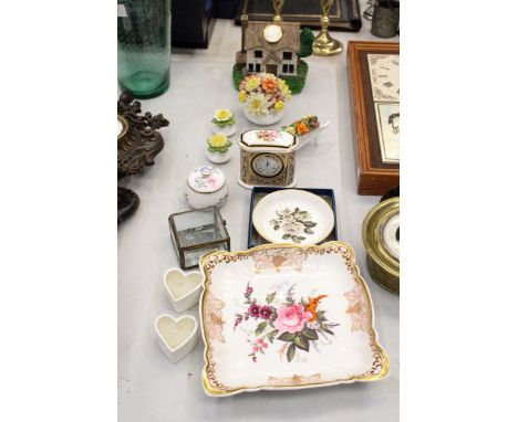 A MIXED LOT TO INCLUDE A SMALL WEDGWOOD CLIO CLOCK, FLORAL POSIES, AYNSLEY WILD TUDOR TRINKET POT, ETC.,