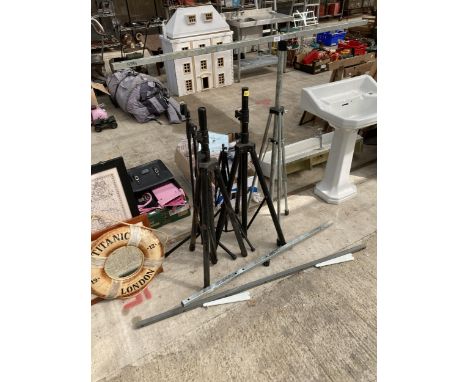 AN ASSORTMENT OF VARIOUS SPEAKER AND MICROPHONE TRIPOD STANDS