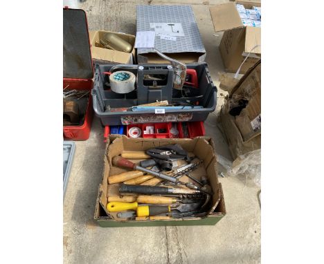 AN ASSORTMENT OF TOOLS TO INCLUDE CHISELS AND DRILL BITS ETC