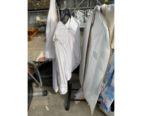 A VINTAGE STYLE LADIES TROUSSER SUIT AND A LADIES TOP