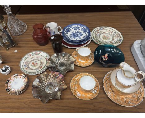 A COLLECTION OF CERAMICS TO INCLDE DAVENPORT PART TEA SET, COPELAND SPODE PLATES, TWO CARNIVAL GLASS BOWLS ETC