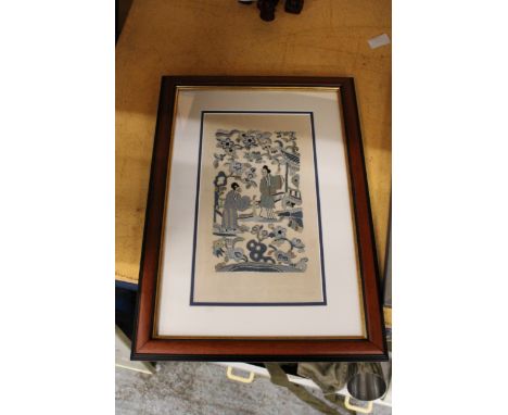 A  FRAMED CHINESE SILK EMBROIDERY - 44 X 31 CM