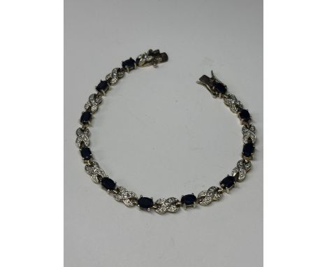 A VINTAGE TENNIS BRACELET