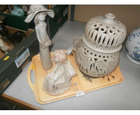 2 stoneware figurines and lamp