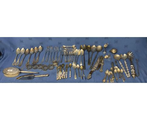 Qty silver plate mainly flatware 