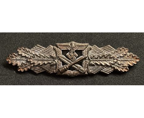 Reproduction Nahkampfspange in Bronze - Close Combat Clasp in Bronze. Maker marked "FLL". 