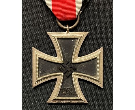 WW2 Third Reich Eisernes Kreuz 2. Klasse. Iron Cross 2nd class 1939. Complete with ribbon. No makers mark to ring. 