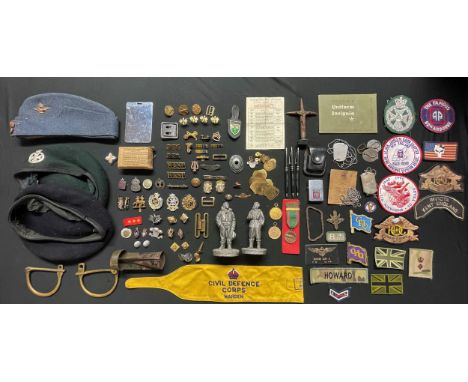 WW2 British and later mixed militaria to include: RAF Officers Field Service cap dated 1945: Rifle Brigade Beret: Midnight Bl