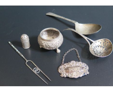 A Sterling Silver PORT Label and pepper, a Netherlands silver sugar sifting spoon and white metal, 111g 