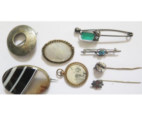 Silver and Agate Brooches, stick pins etc. 