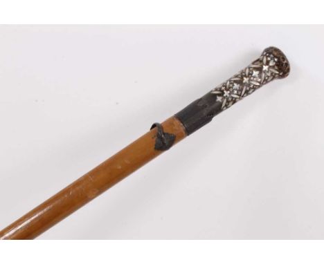 19th century walking stick with tortoishell and mother of pearl inlaid handle and malacca shaft, 96cm long