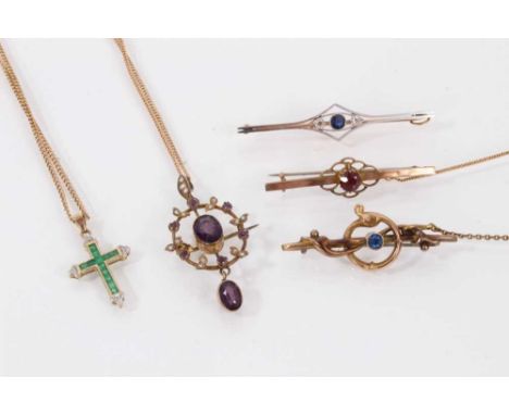 Group of gold jewellery to include an Edwardian sapphire and diamond bar brooch, two other Edwardian bar brooches, Edwardian 