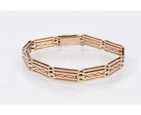 Edwardian 9ct gold articulated panel braceletWeight 13.4 grams