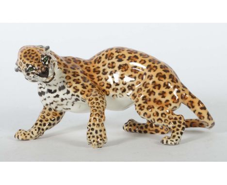 Behrens, HansHamburg 1882 - 1952 Frankfurt a.M./Eschersheim, Tierbildhauer, Modelleur und Maler. Jugendstil-Tierfigur "Leopar