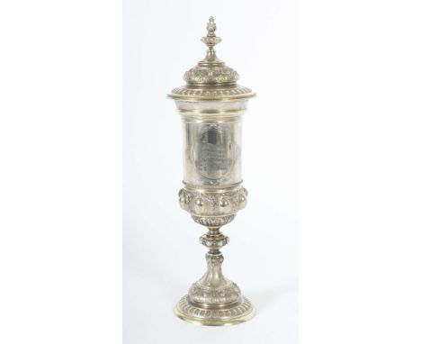 Historismus-DeckelpokalBruckmann &amp; Söhne, Heilbronn, um 1900, Silber 800, ca. 465 g, runder getreppter Stand, Perlstaborn