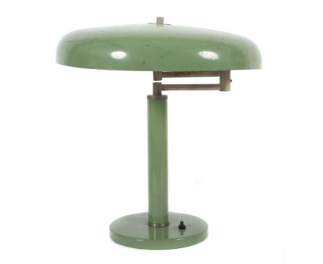 Art Déco-Schreibtischleuchte2. Drittel 20. Jh./in der Art der Tischleuchten von Alfred Müller, grün lackiertes Eisenblech und