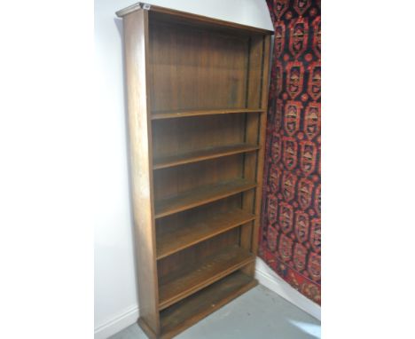 An oak bookcase with adjustable shelves and one fixed shelf - Height 190cm x 97cm x 25cm